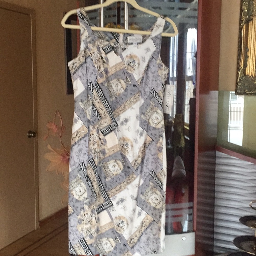 Elegant vercsace like printed  dress